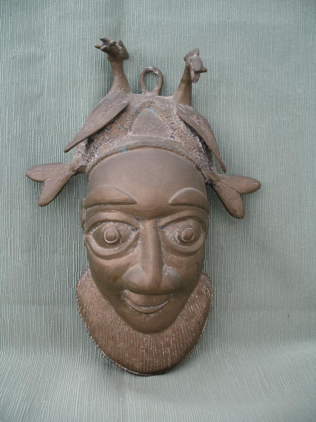 MASCARA DE BRONCE FEMENINA