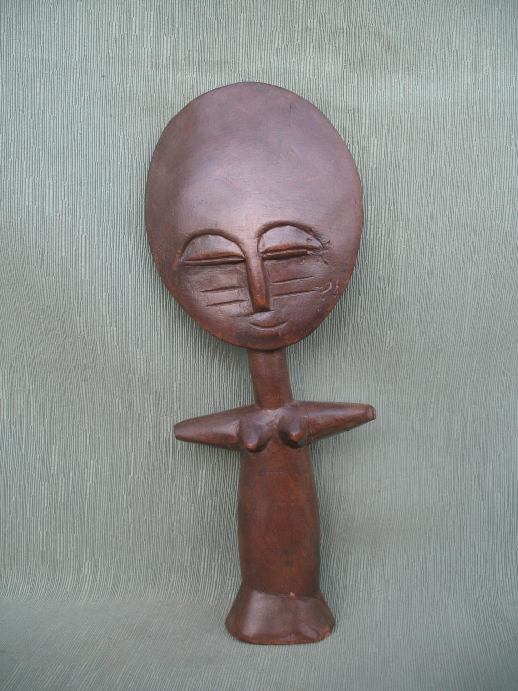 MUÑECA AKWABA
