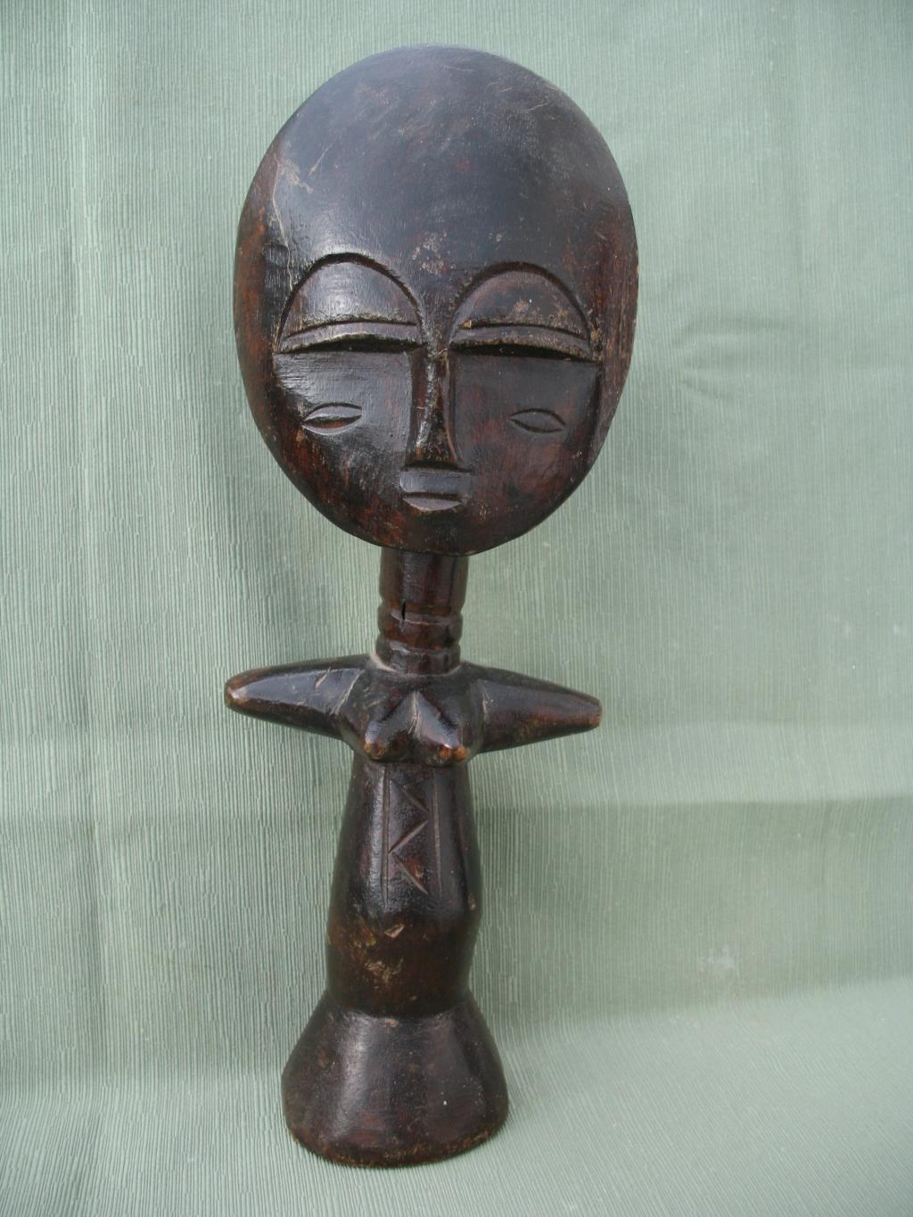 MUÑECA AKWABA