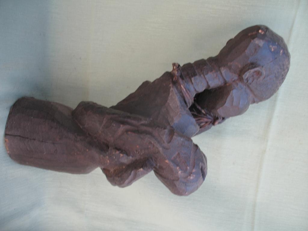 IRAN, HOMBRE CON PITÓN