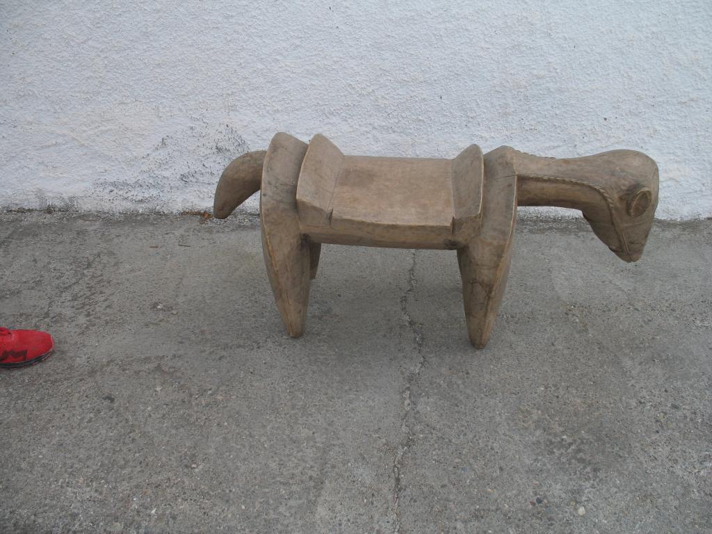 TABURETE DE JEFE