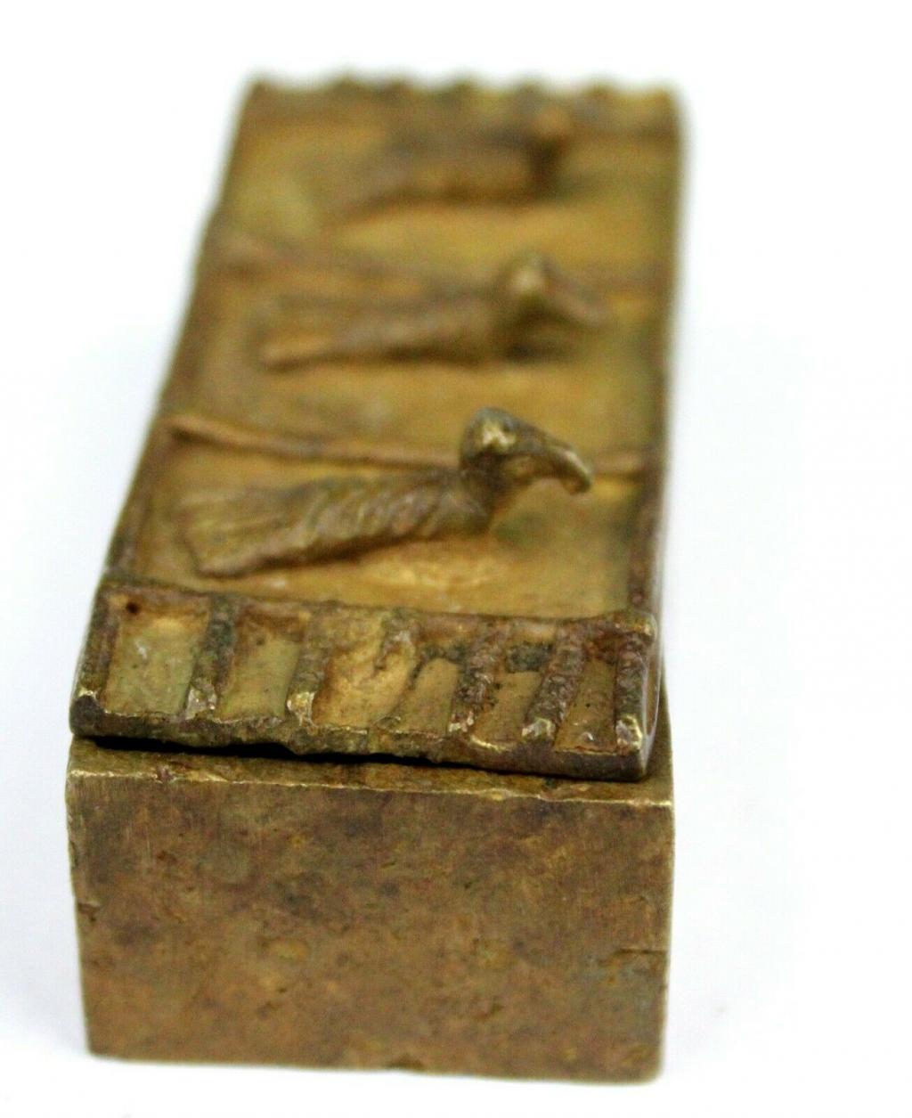 CAJITA PARA EL POLVO DE ORO O ADAKAWA