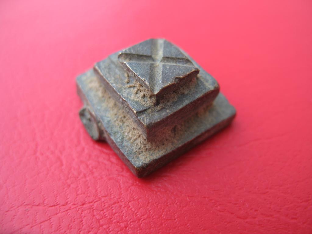 PESA PIRAMIDAL CUADRADA